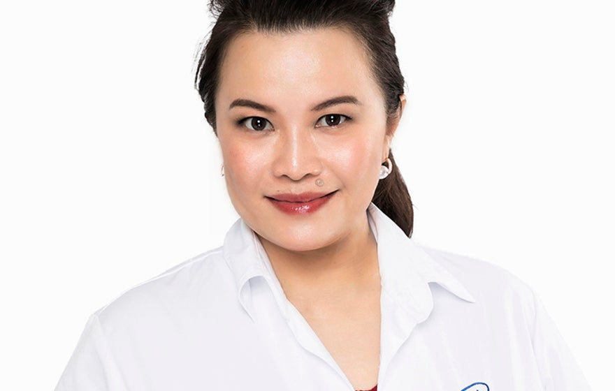 Stephanie Lam, plastikkirurg
