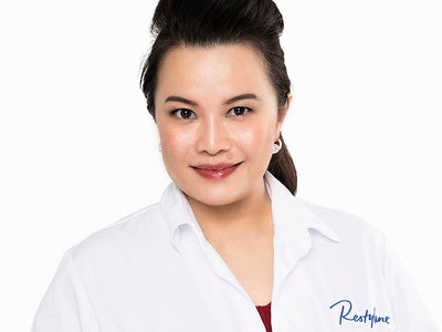 Stephanie Lam, plastikkirurg